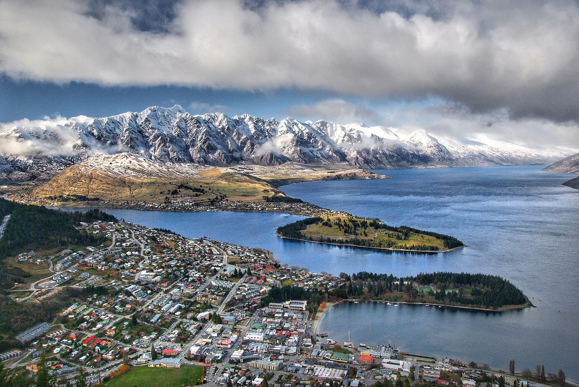 Queenstown and Lake Wakatipu seen from above.
